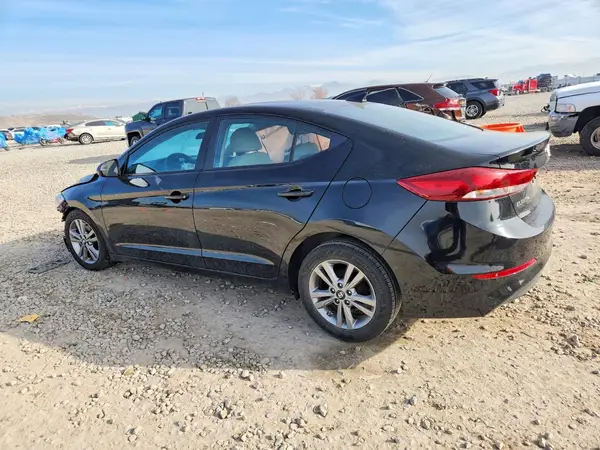 KMHD84LF2HU245903 2017 HYUNDAI ELANTRA - Image 2