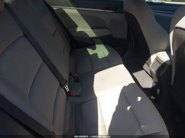 KMHD84LF2HU246713 2017 HYUNDAI ELANTRA - Image 8