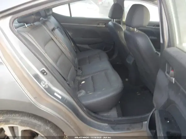 KMHD84LF2HU280912 2017 HYUNDAI ELANTRA - Image 8