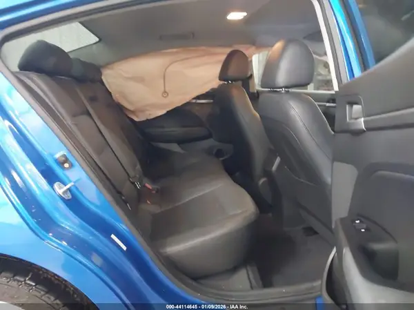 KMHD84LF2HU284121 2017 HYUNDAI ELANTRA - Image 8