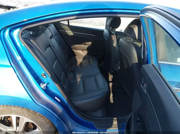KMHD84LF2HU301032 2017 HYUNDAI ELANTRA - Image 8