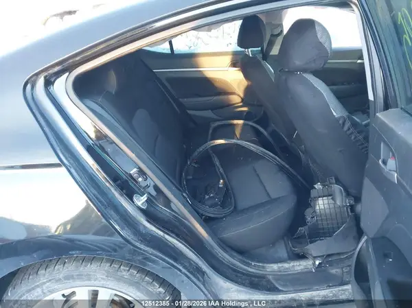 KMHD84LF2HU322074 2017 HYUNDAI ELANTRA - Image 8
