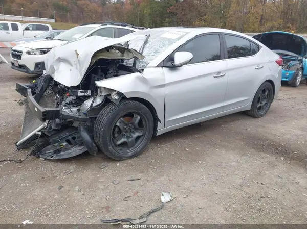 KMHD84LF2HU334824 2017 HYUNDAI ELANTRA - Image 2