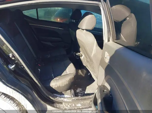 KMHD84LF2HU338727 2017 HYUNDAI ELANTRA - Image 8