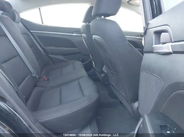 KMHD84LF2HU338758 2017 HYUNDAI ELANTRA - Image 8