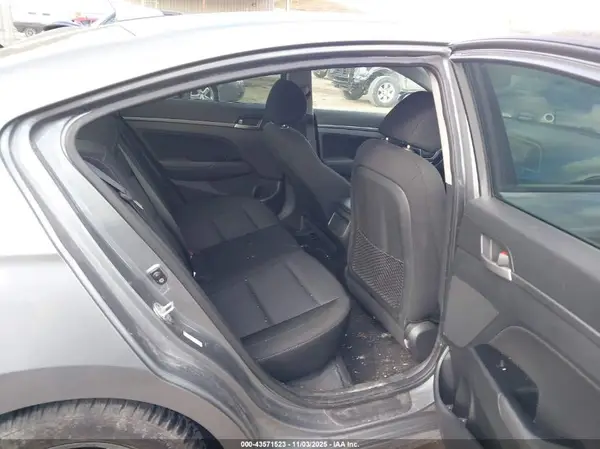 KMHD84LF2HU362333 2017 HYUNDAI ELANTRA - Image 8