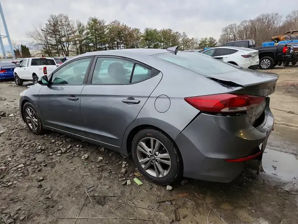 KMHD84LF2HU379682 2017 HYUNDAI ELANTRA - Image 2