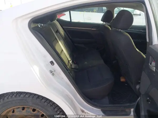 KMHD84LF2HU380380 2017 HYUNDAI ELANTRA - Image 8