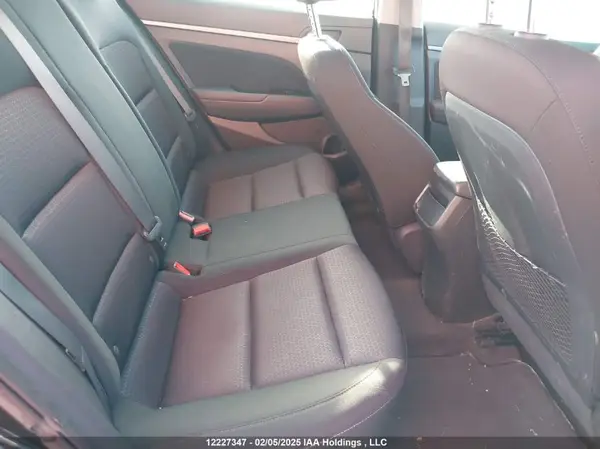 KMHD84LF2HU384610 2017 HYUNDAI ELANTRA - Image 8