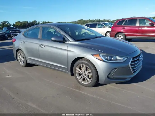 KMHD84LF2HU387488 2017 HYUNDAI ELANTRA - Image 1