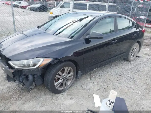 KMHD84LF2HU388821 2017 HYUNDAI ELANTRA - Image 2