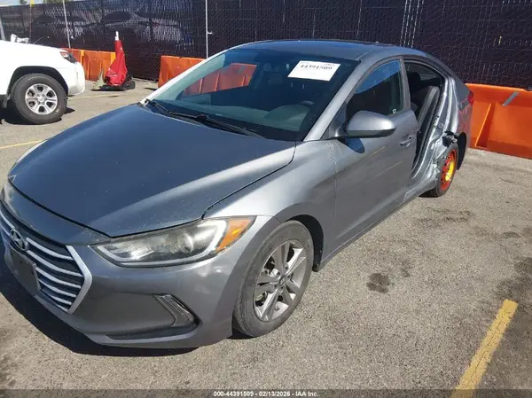 KMHD84LF2HU395994 2017 HYUNDAI ELANTRA - Image 2