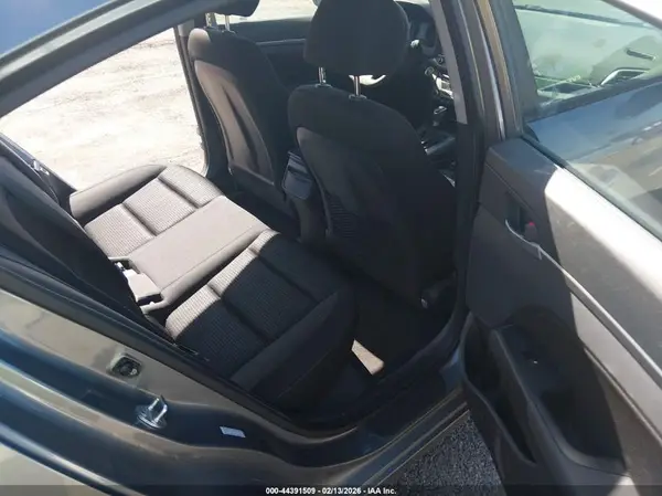 KMHD84LF2HU395994 2017 HYUNDAI ELANTRA - Image 8