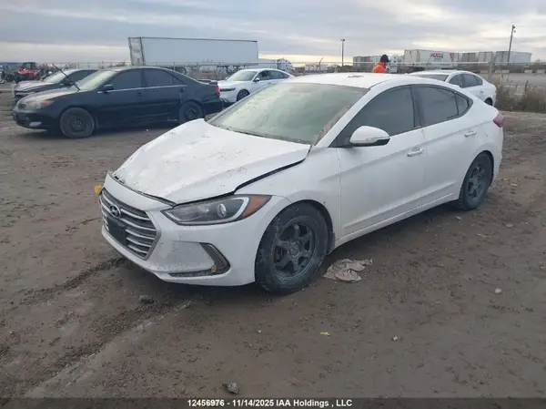 KMHD84LF2HU402572 2017 HYUNDAI ELANTRA - Image 2