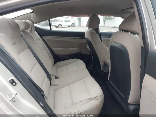 KMHD84LF2HU409067 2017 HYUNDAI ELANTRA - Image 8