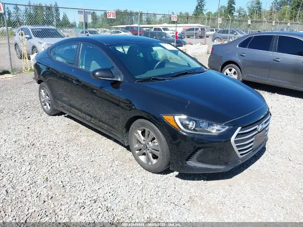 KMHD84LF2HU415581 2017 HYUNDAI ELANTRA - Image 1