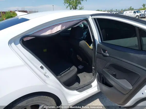 KMHD84LF2HU421106 2017 HYUNDAI ELANTRA - Image 8