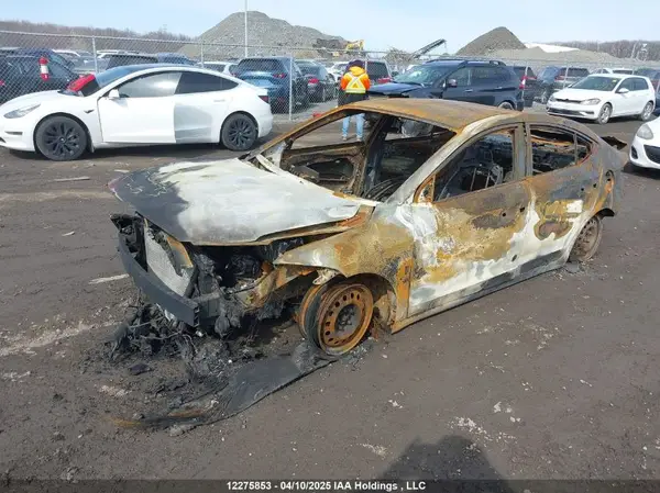 KMHD84LF2HU421543 2017 HYUNDAI ELANTRA - Image 2