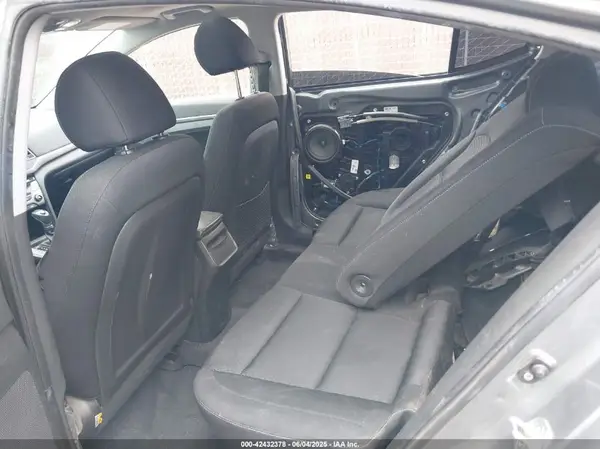 KMHD84LF2HU425169 2017 HYUNDAI ELANTRA - Image 8