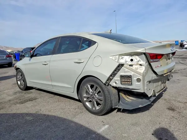KMHD84LF2HU425298 2017 HYUNDAI ELANTRA - Image 2