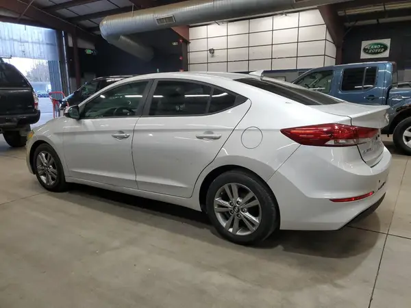 KMHD84LF2HU429674 2017 HYUNDAI ELANTRA - Image 2