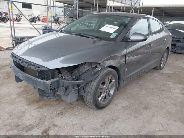 KMHD84LF2HU429867 2017 HYUNDAI ELANTRA - Image 2