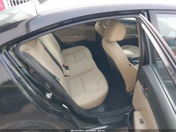 KMHD84LF2HU431764 2017 HYUNDAI ELANTRA - Image 8
