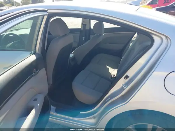 KMHD84LF2HU431814 2017 HYUNDAI ELANTRA - Image 8