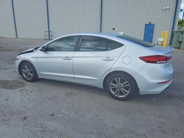 KMHD84LF2JU452443 2018 HYUNDAI ELANTRA - Image 2