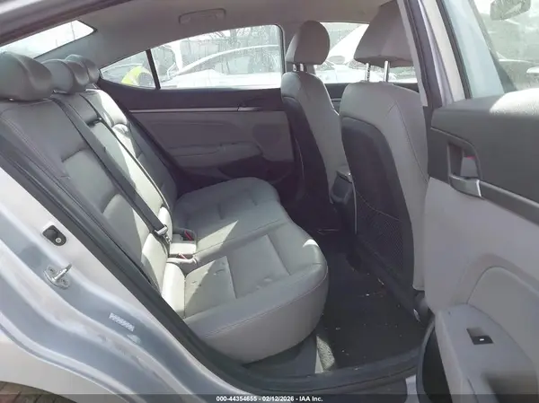 KMHD84LF2JU455536 2018 HYUNDAI ELANTRA - Image 8