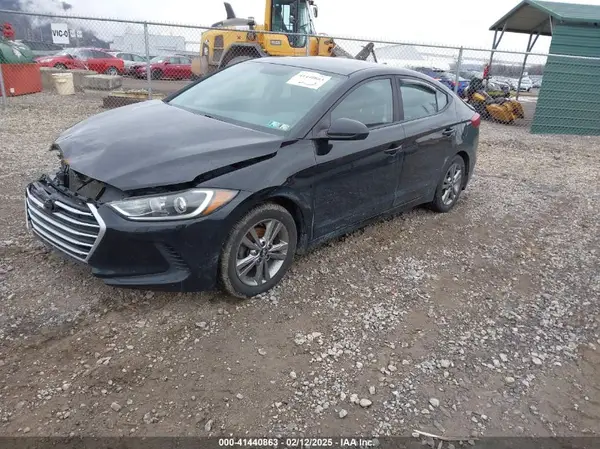 KMHD84LF2JU465970 2018 HYUNDAI ELANTRA - Image 2