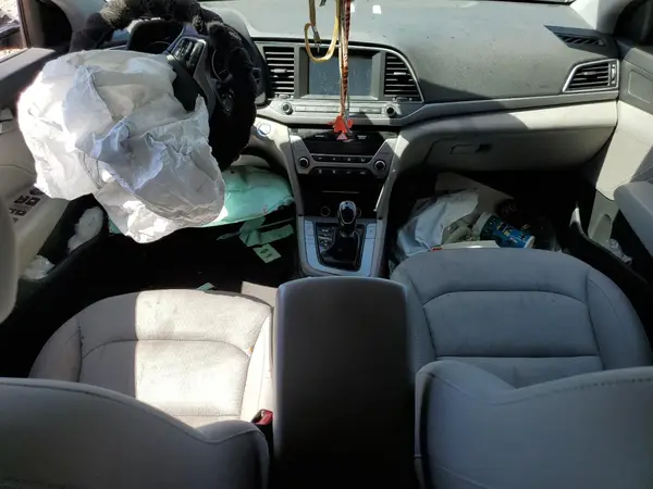 KMHD84LF2JU468769 2018 HYUNDAI ELANTRA - Image 8