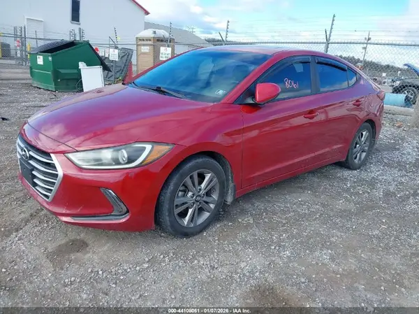 KMHD84LF2JU472773 2018 HYUNDAI ELANTRA - Image 2
