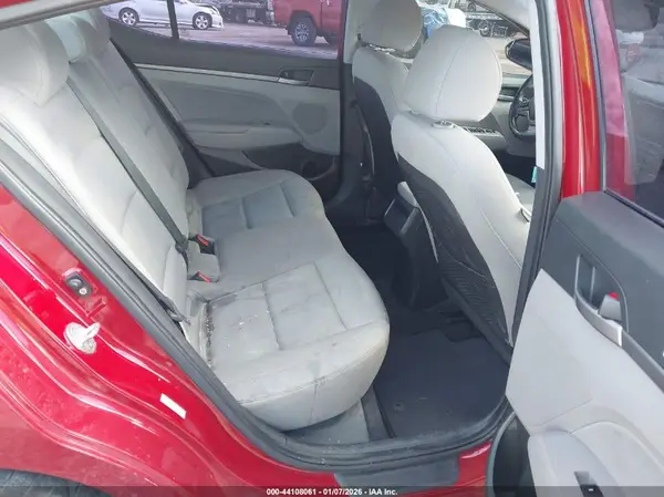 KMHD84LF2JU472773 2018 HYUNDAI ELANTRA - Image 8