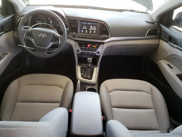 KMHD84LF2JU475561 2018 HYUNDAI ELANTRA - Image 8
