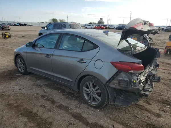 KMHD84LF2JU475690 2018 HYUNDAI ELANTRA - Image 2
