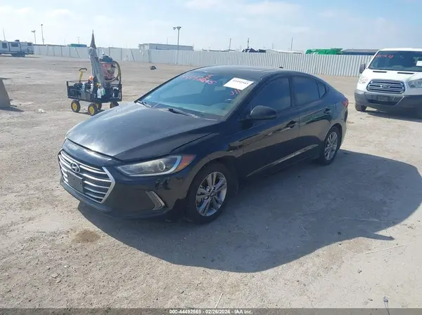 KMHD84LF2JU505447 2018 HYUNDAI ELANTRA - Image 2