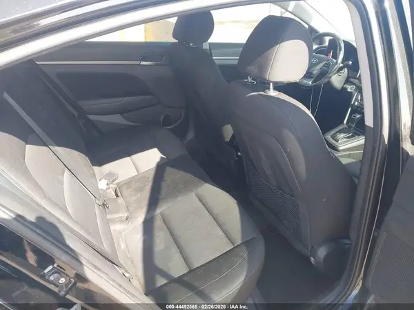 KMHD84LF2JU505447 2018 HYUNDAI ELANTRA - Image 8