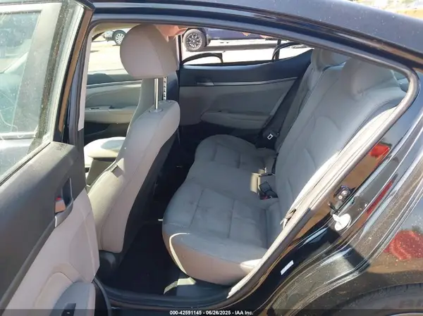 KMHD84LF2JU505514 2018 HYUNDAI ELANTRA - Image 8