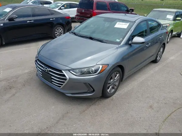 KMHD84LF2JU518425 2018 HYUNDAI ELANTRA - Image 2