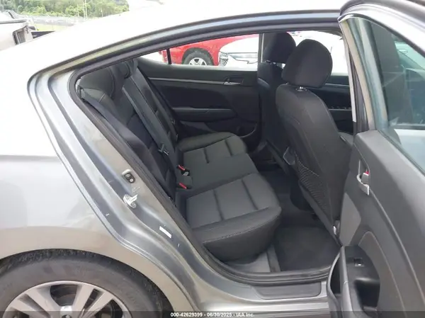 KMHD84LF2JU518425 2018 HYUNDAI ELANTRA - Image 8