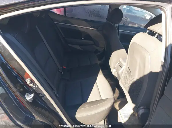 KMHD84LF2JU528193 2018 HYUNDAI ELANTRA - Image 8