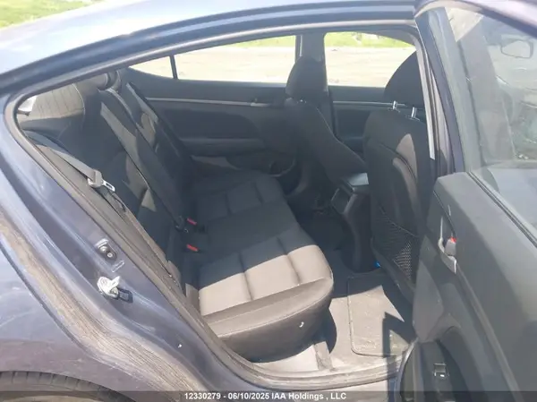 KMHD84LF2JU551229 2018 HYUNDAI ELANTRA - Image 8