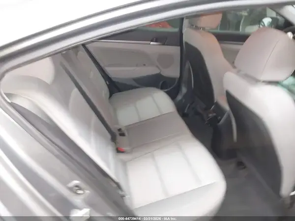 KMHD84LF2JU554616 2018 HYUNDAI ELANTRA - Image 8