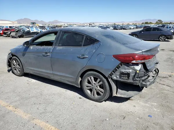 KMHD84LF2JU555233 2018 HYUNDAI ELANTRA - Image 2