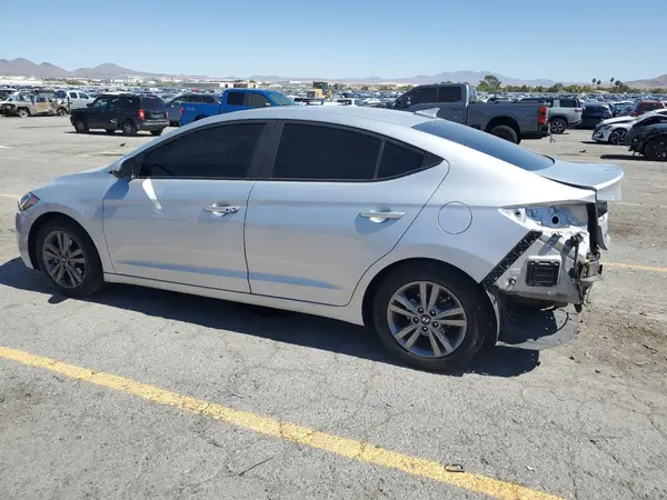 KMHD84LF2JU572193 2018 HYUNDAI ELANTRA - Image 2