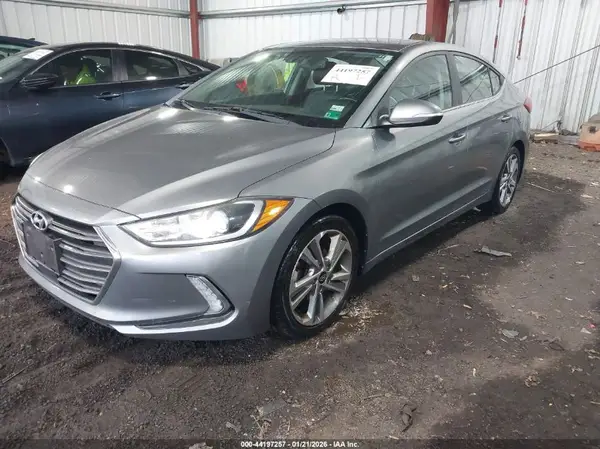 KMHD84LF2JU575403 2018 HYUNDAI ELANTRA - Image 2