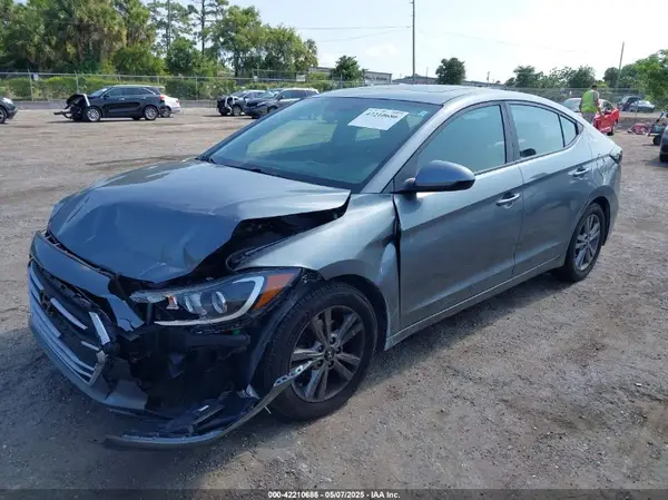 KMHD84LF2JU575594 2018 HYUNDAI ELANTRA - Image 2