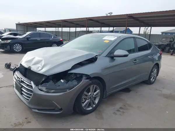 KMHD84LF2JU588345 2018 HYUNDAI ELANTRA - Image 2