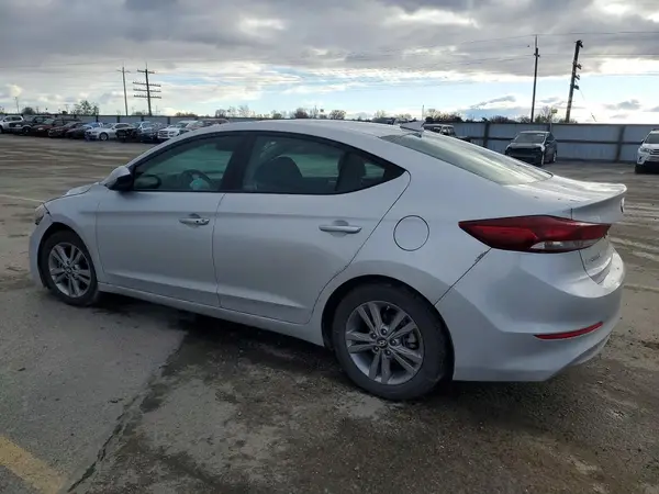 KMHD84LF2JU591715 2018 HYUNDAI ELANTRA - Image 2